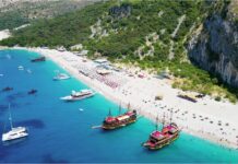 Plazhi Krorëz – Udhëtim në plazhin e Krorëzës Plazhi Krorez Plazhi Krorez - Nëse ka mbetur ndonjë plazh i virgjër në rivierën shqiptare, padyshim që ky është plazhi i Krorëzës.