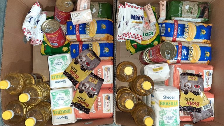Vijon aksioni/ “Dhuro një Lule për Sarandën” dhe Saranda Web shpërndajnë edhe 20 pako ushqimore