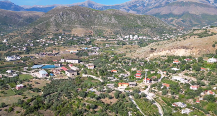 Kërkohet një person për mirëmbatje dhe punë në një shtëpi në fshatin Vllahat, Delvinë.