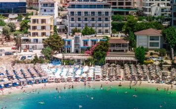 Epirus Hotel kรซrkon Shef kuzhine, Recepsionist/e, Kamarier/e dhe Sanitare Epirus Hotel nรซ Sarandรซ kรซrkon tรซ punรซsojรซ staf pรซr pozicionet