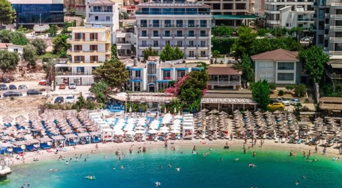 Epirus Hotel në Sarandë kërkon të punësojë staf për pozicionet