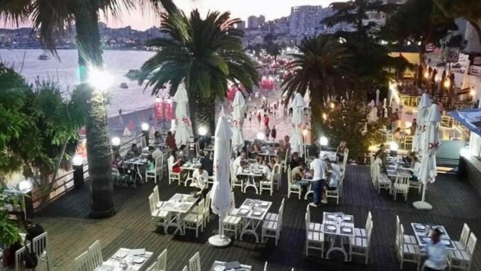Allegro Pizza në Shëtitore kërkon Picier. Ofrohet akomodim