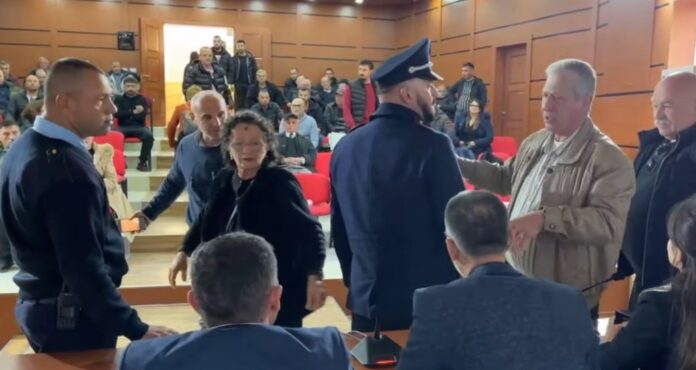 Parku fotovoltaik rikthehet në rend dite