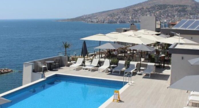 The Queen’s Lion - Premium Hotel