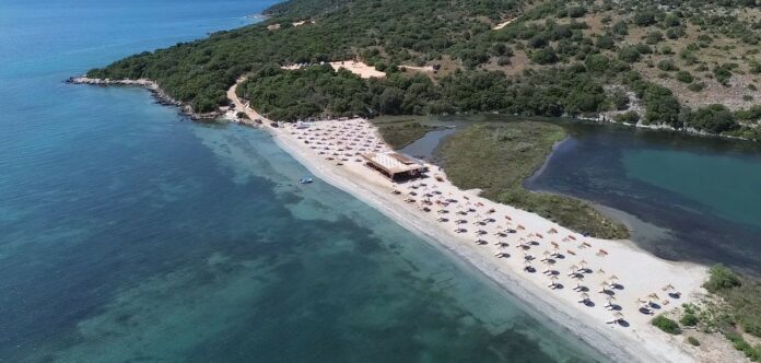 Njoftim pune në Laguna Beach Ksamil. Ofrohet transporti