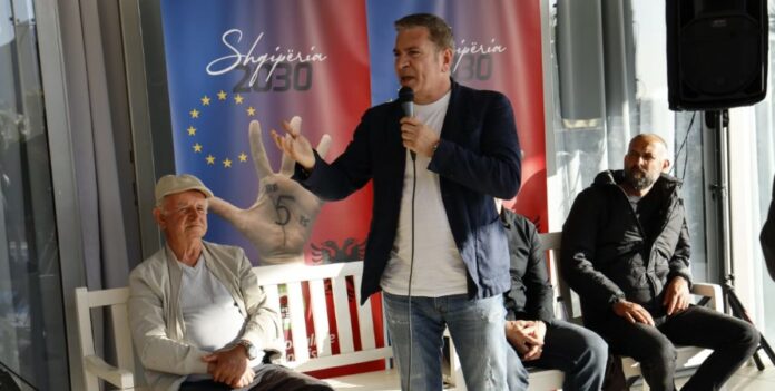 Damian Gjiknuri me peshkatarët dhe kultivuesit e midhjes: Bashkë për zhvillimin e sektorit të peshkimit