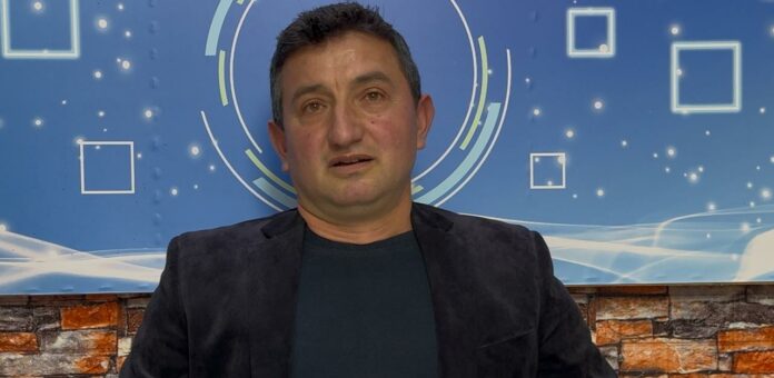 Qytetari nëpërmjet Saranda Web Miratoje lejen për çatinë Zenel - VIDEO