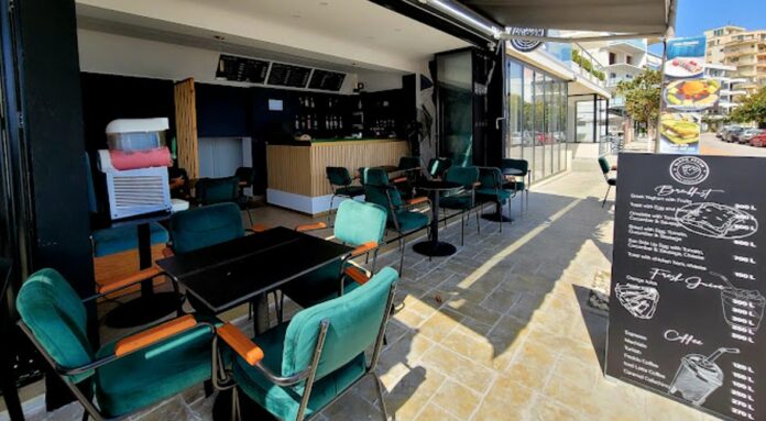 Black Seven kërkon punonjës për Fast Food dhe Kreperi