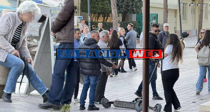 Turistja e huaj përplaset nga patina elektrike në shëtitoren e Sarandës