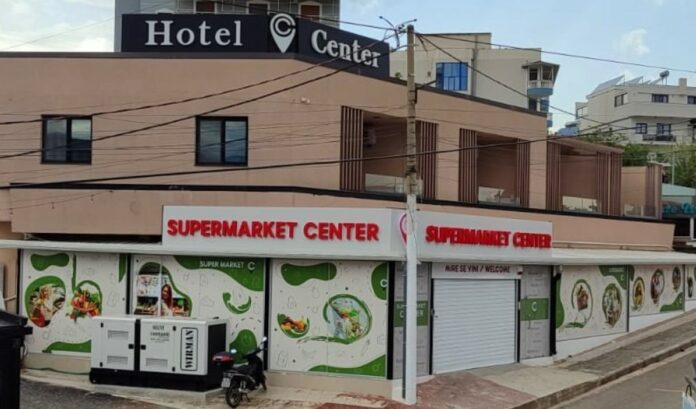 Supermarket Center në Ksamil kërkon Punonjëse pastrimi dhe Kasiere