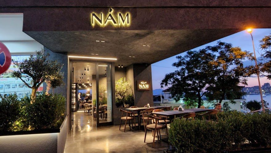 Restorant NAM në Sarandë kërkon Ndihmës Kuzhiniere, Kamariere dhe Sanitare