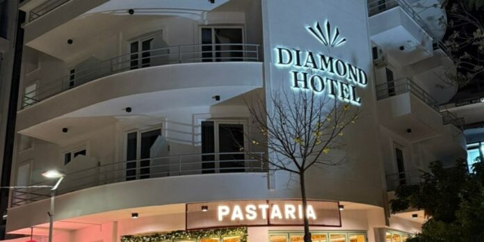 Diamond Hotel kërkon Receptioniste turni 2, Kamariere, Banakier dhe Nd. Kuzhiniere