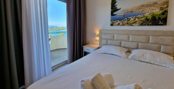 Hotel Queen Margaret Seaside në Ksamil kërkon të punësojë 2 Sanitare
