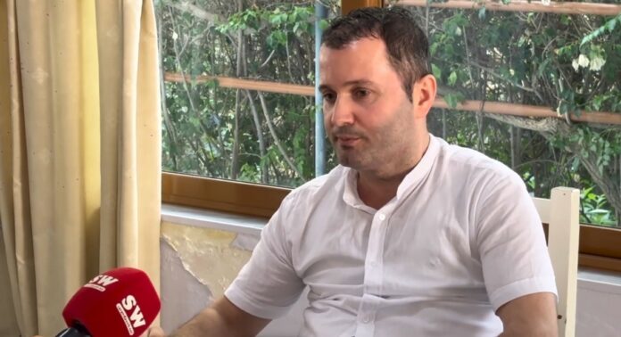 Tanush Caushi: Është koha të transformojmë kujdesin shëndetësor për sklerozën multiple