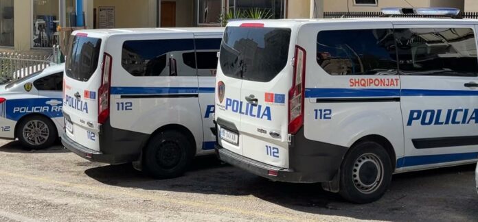 Po pinin alkool në Borsh, i riu qëllon me armë zjarri shokun e tij! Dy të shoqëruar