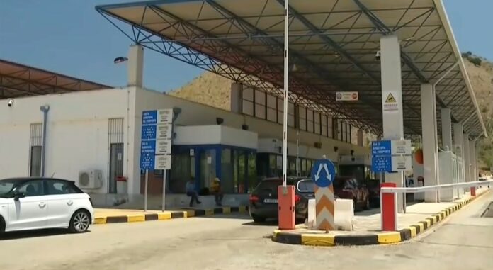 Qafë Bota dogana Kufiri i hapur për qytetarët, i pezulluar për veprimet doganore