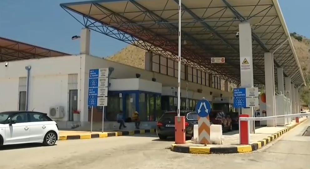 Qafë Botë Kufiri i hapur për qytetarët, i pezulluar për veprimet doganore