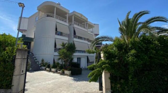 Vila Marjana në Sarandë kërkon të punësojë Sanitare