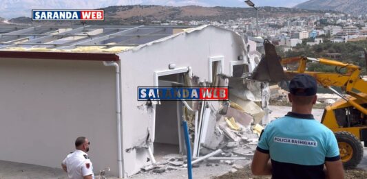 Aksion në Ksamil, IKMT dhe Policia Bashkiake shembin banesën pa leje