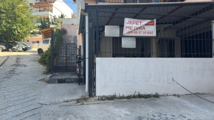 jepet me qira magazinë në sarandë