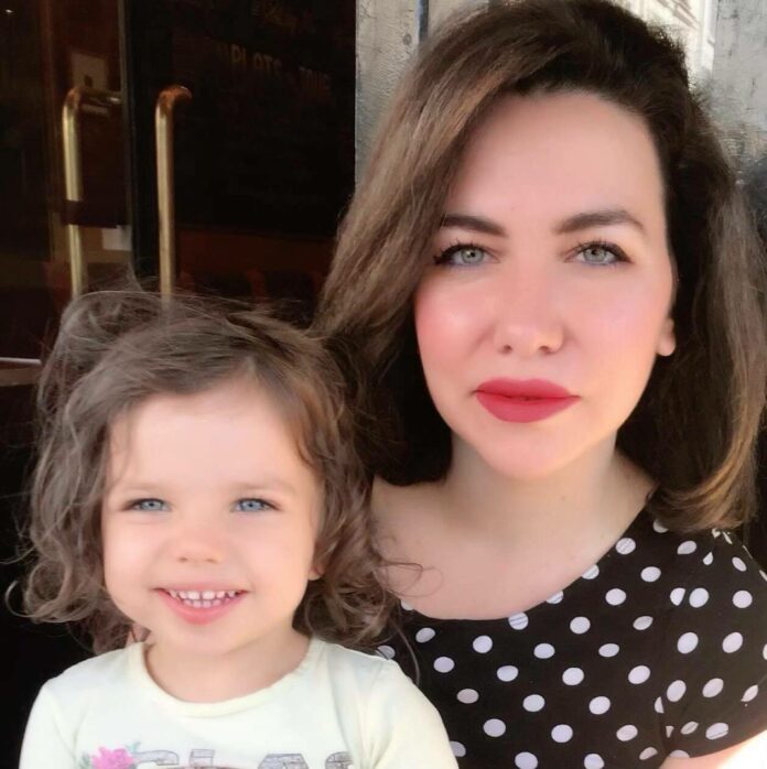 alma ajazi apeli saranda web dhe limos didani Alma Ajazi i përgjigjet apelit të Limos Didani për mbështetje ndaj familjeve në nevojë, shpërndahen ndihma ushqimore për 28 familje në Sarandë