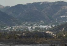 Flakët që përvëluan vendin: Delvina, Finiqi dhe Konispoli llogarisin dëmet Delvina u dogj pasi zjarrfikëset e ushtrisë mbetën pa ujë, banorët kërkojnë dëmshpërblim