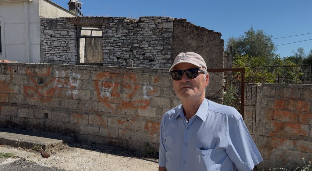 Fisnik Selmani rrëfen vitet si mësues në Stjar - Delvinë