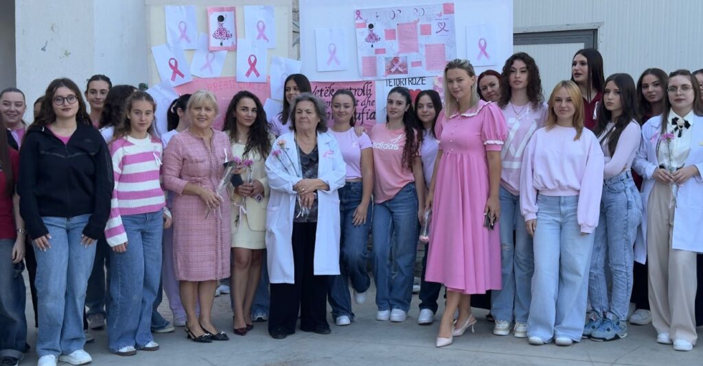 Shkolla “DEA 2001” aktivitet sensibilizues në kuadër të Tetorit Rozë