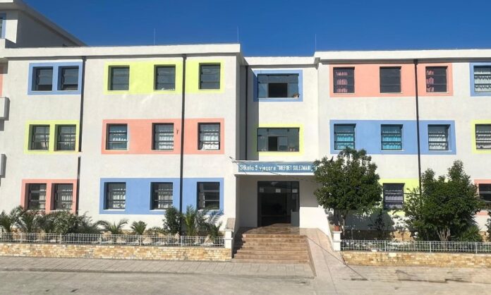 SHKOLLA SHEFQET SULEJMANI GJASHTË Shkolla “Shefqet Sulejmani” feston 50-vjetorin – Gjysmë shekulli histori, arsim dhe kujtime në Gjashtë