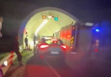 Digjet një automjet brenda tunelit të Skërficës në rrugën Kardhiq-Delvinë – VIDEO Digjet një automjet në tunelin e Skërficës, në rrugën Kardhiq - Delvinë