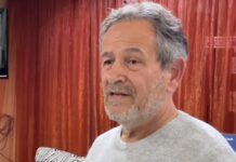 Vangjel Agora drejt botimit të librit të ri: “Atje ku shkëndija e artit skenik bëri strehë” Në prag të botimit të veprës së tij më të re, artisti i njohur sarandjot Vangjel Agora sjell para publikut librin “Atje ku shkëndija e artit skenik bëri streh”, një homazh i fuqishëm për historinë e artit skenik në Sarandë dhe sidomos për veprimtarinë e gjimnazit të njohur “Hasan Tahsini”