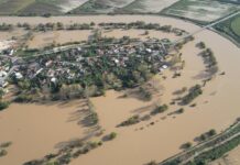 260 mm shi në 72 orë, bilanci nga çarja e argjinaturës: 800 krerë bagëti të ngordhura dhe 1350 ha të përmbytura Argjinaturat çahen, përmbytje masive në Çukë, Konispol dhe Shalës