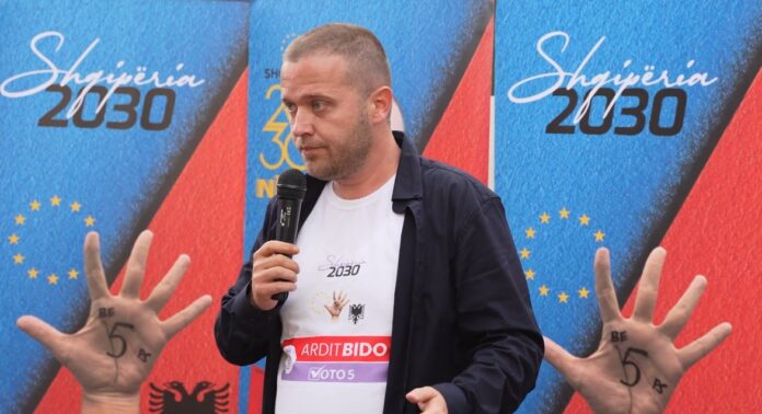 Më shumë fonde për Sarandën, Delvinën, Konispolin dhe Finiqin: propozimi i Ardit Bido miratohet në Buxhetin 2026 Buxheti i ri: Ndryshon skema e shpërndarjes së fondeve, më shumë mbështetje për bashkitë e Sarandës, Delvinës, Konispolit dhe Finiqit