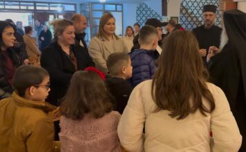 Mitropoliti Nathanail meshรซ pรซr Krishtlindjet nรซ Sarandรซ, mesazh dashurie dhe solidariteti pรซr fรซmijรซt Mitropoliti Nathanail meshรซ pรซr Krishtlindjet nรซ Sarandรซ, mesazh dashurie dhe solidariteti pรซr fรซmijรซt