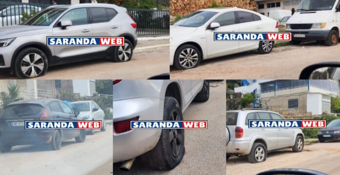 Ngjarje e pazakontë në Sarandë: Çahen gomat e rreth 10 automjeteve gjatë natës Një ngjarje e pazakontë është regjistruar gjatë orëve të natës në lagjen nr. 4 në Sarandë, në zonën e njohur si Kodër. Persona ende të paidentifikuar kanë dëmtuar me mjet prerës gomat e rreth 10 automjeteve të parkuara.