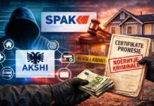 Pronat në rrezik, kanë futur duart / Alarmin për AKSHI-n: SPAK po heton ndërhyrjet e bandave në Kadastër “Pronat në rrezik, kanë futur duart” – Shehaj ngre alarmin për AKSHI-n: SPAK po heton ndërhyrje kriminale në Kadastër Kryetari i Partia Mundësia, Agron Shehaj, ka ngritur sot një alarm të fortë publik mbi sigurinë e të dhënave personale dhe pronësore të qytetarëve, duke akuzuar Agjencia Kombëtare e Shoqërisë së Informacionit (AKSHI) se përbën një rrezik serioz për demokracinë dhe shtetin e së drejtës.