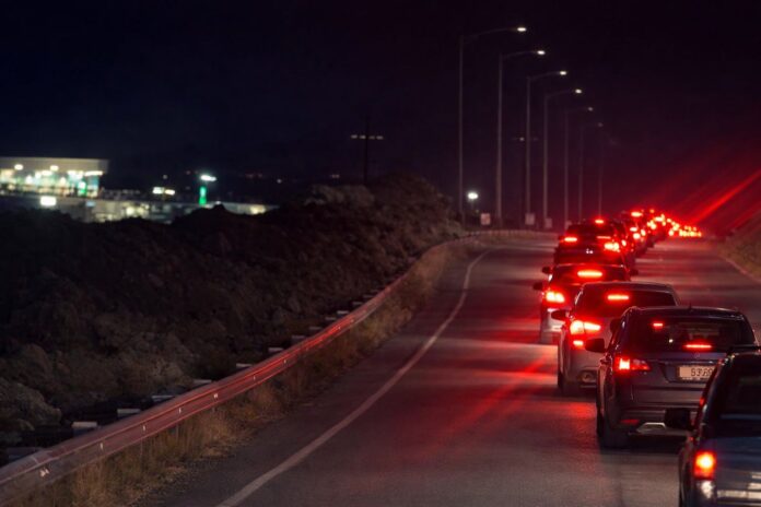 Radhë të gjata automjetesh në doganën greke të Mavromat