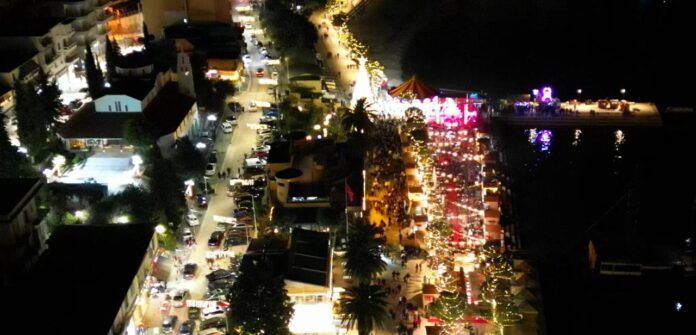 aranda ndez dritat e festave të fundvitit Me një atmosferë të ngrohtë dhe të mbushur me emocion, Saranda ka ndezur mbrëmjen e sotme dritat festive që shënojnë nisjen e sezonit të fundvitit në qytetin bregdetar.