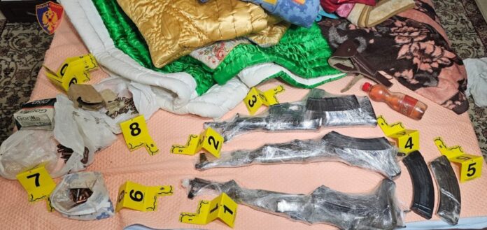 U kapën në Greqi dhe dyshohen si vrasës me pagesë