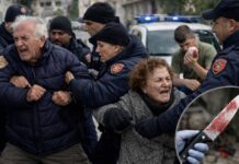 Arrestohen 2 të moshuar në Sarandë, plagosën me thikë një të mitur: Na shante fëmijët Arrestohen 2 të moshuar në Sarandë, plagosën me thikë një të mitur: Na shante fëmijët!