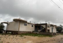 Jepet me qira ambient në Ksamil, i përshtatshëm për magazinë Jepet me qira ambient në Ksamil