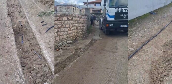 Banor i fshatit Çiflik denoncon cilësinë e dobët të punimeve për ujësjellësin