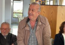 Spiro Thomari promovon romanin “Shkrirja e ajsbergut të jetës” – VIDEO Spiro Thomari promovon romanin “Shkrirja e ajsbergut të jetës”