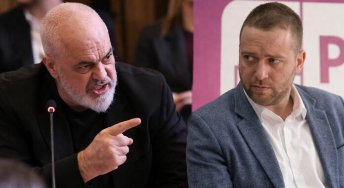 Rama kritika ndaj Ardit Bido: Nuk arrite pritshmëritë, ti duhet të mësosh nga Damiani. Tensione dhe përplasje me Elisa Spiropalin Mbledhja e zgjeruar mes Grupit Parlamentar të Partisë Socialiste dhe ministrave është shoqëruar me tone të forta dhe përplasje, ku në fokus ka qenë rezultati i zgjedhjeve në Sarandë një vit më parë.