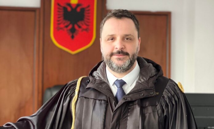 RIGELS DËRVISHI Rigels Dervishi zgjidhet kryetar i Dhomës Vendore të Avokatisë Sarandë