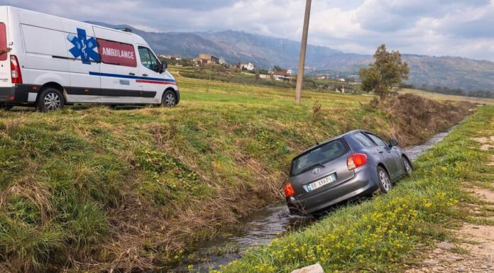 Aksident në aksin Sarandë–Delvinë pranë Stjarit, dy persona të plagosur