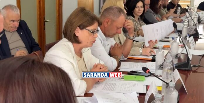 Dafina Allkushi: “Rrugët në Gjashtë në gjendje katastrofike” – Bashkia premton përfundimin brenda majit