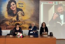 Migel Flor promovon në Sarandë librin “Vajza që kalëroi Diellin” Migel Flor promovon në Sarandë librin “Vajza që kalëroi Diellin” – një vepër që sjell guximin dhe lirinë në letërsinë bashkëkohore shqiptare