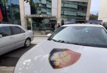 Prokuroria Sarandë: Lëshuam 12 urdhër-arreste, por vetëm 4 u kapën. Të tjerët ikën në drejtim të paditur Prokuroria Sarandë: Lëshuam 12 urdhër-arreste, por vetëm 4 u kapën. të tjerët ikën në drejtim të paditur