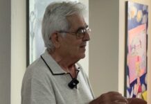 Panajot Zoto promovon në Sarandë romanin “Liana” – VIDEO Panajot Zoto promovon në Sarandë romanin “Liana”
